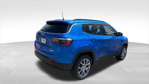 2024 Jeep Compass Latitude Lux