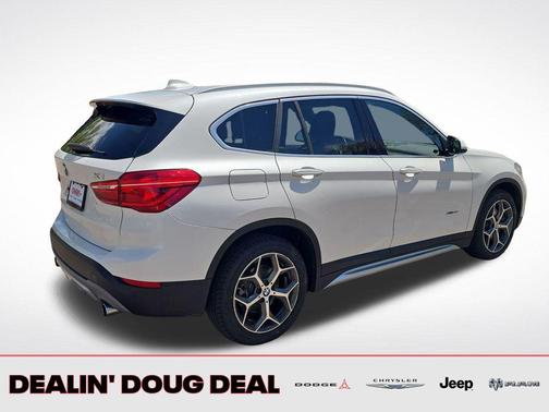White Metallic 2018 BMW X1 xDrive28i