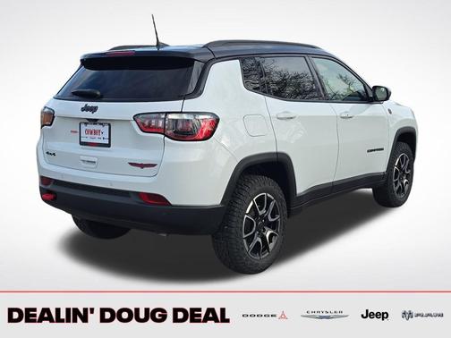 Bright White Clearcoat 2026 Jeep Compass Trailhawk