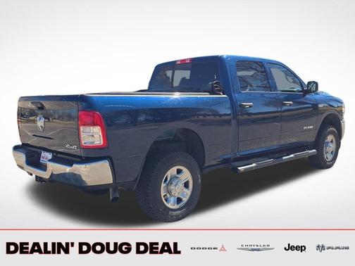 2022 RAM 2500 Tradesman Crew Cab 4x4 6'4' Box