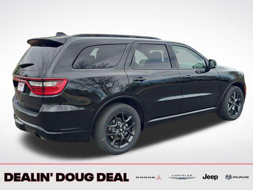 DB Black Crystal Clearcoat 2026 Dodge Durango GT Premium HEMI V8