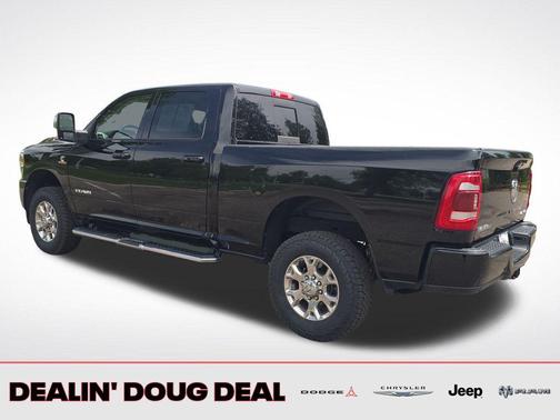Diamond Black Crystal Pearlcoat 2024 RAM 2500 Laramie Crew Cab 4x4 6'4' Box
