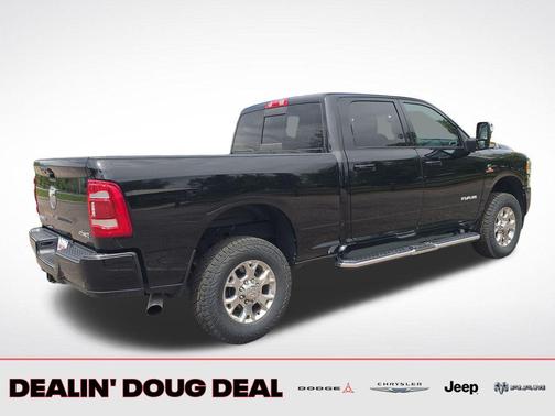 Diamond Black Crystal Pearlcoat 2024 RAM 2500 Laramie Crew Cab 4x4 6'4' Box