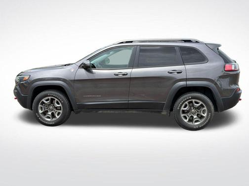 Granite Crystal Metallic Clearcoat 2019 Jeep Cherokee Trailhawk