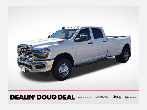 Bright White Clearcoat 2026 RAM 3500 Tradesman Crew Cab 4x4 8' Box