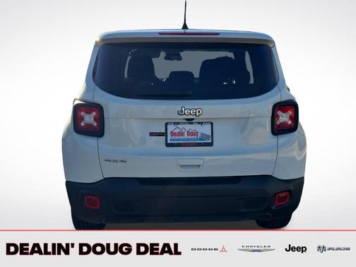 Alpine White Clearcoat 2023 Jeep Renegade Latitude