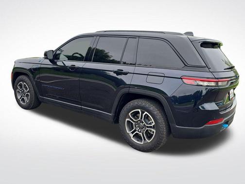 Midnight Sky 2024 Jeep Grand Cherokee 4xe Trailhawk