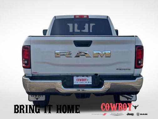 2026 RAM 2500 Tradesman Crew Cab 4x4 6'4' Box