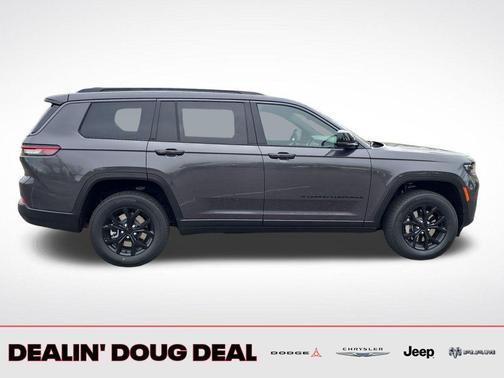 Baltic Gray Metallic Clearcoat 2026 Jeep Grand Cherokee L Altitude
