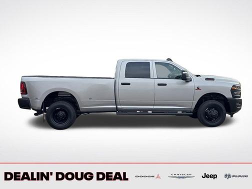2026 RAM 3500 Tradesman Crew Cab 4x4 8' Box