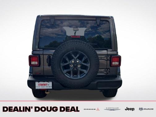 Granite Crystal Metallic Clearcoat 2026 Jeep Wrangler 4-Door 85th Anniversary Edition