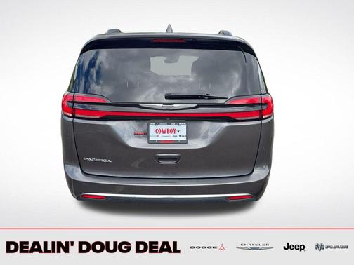 Granite Crystal Metallic Clearcoat 2022 Chrysler Pacifica Touring L