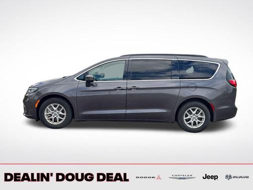 Granite Crystal Metallic Clearcoat 2022 Chrysler Pacifica Touring L