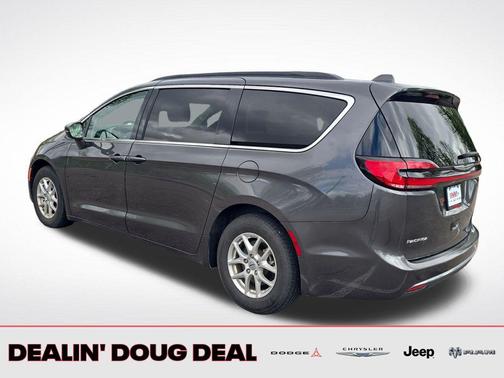 Granite Crystal Metallic Clearcoat 2022 Chrysler Pacifica Touring L