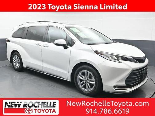 2023 Toyota Sienna Limited