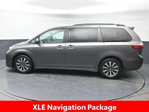 2018 Toyota Sienna XLE