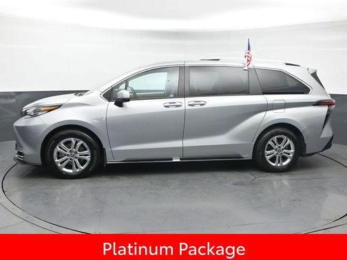 2023 Toyota Sienna Platinum 7 Passenger