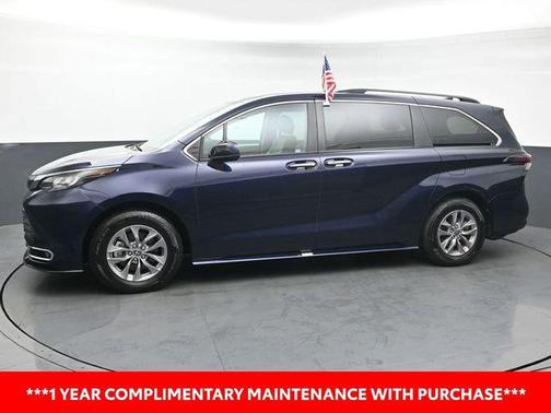 2023 Toyota Sienna XLE 7 Passenger