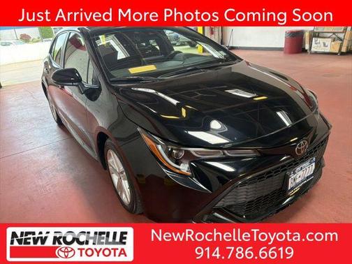Midnight Black Metallic 2019 Toyota Corolla Hatchback SE