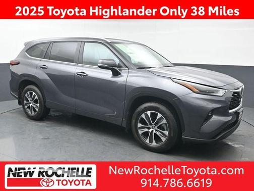 2025 Toyota Highlander XLE