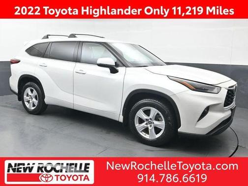 2022 Toyota Highlander LE