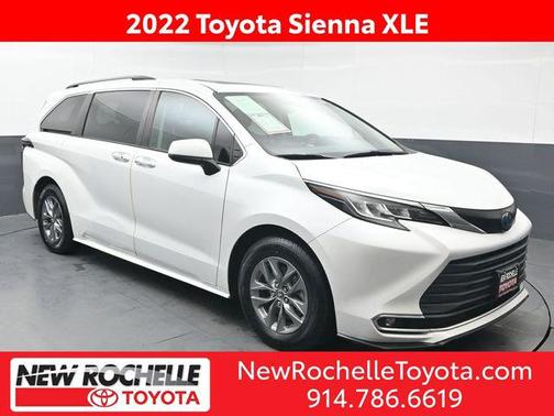 2022 Toyota Sienna XLE