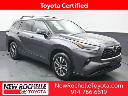 Magnetic Gray Metallic 2021 Toyota Highlander XLE
