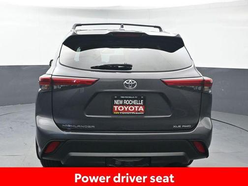 Magnetic Gray Metallic 2021 Toyota Highlander XLE