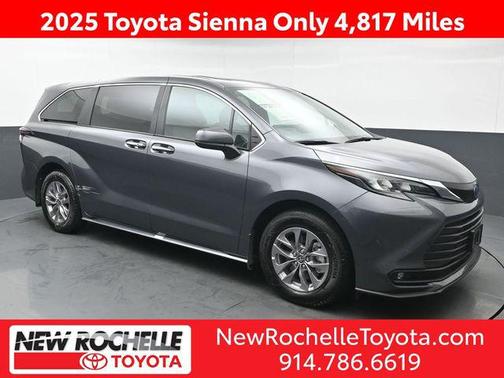 2025 Toyota Sienna XLE 8 Passenger