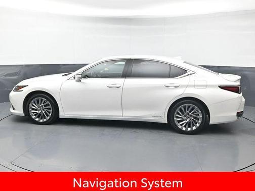 2021 Lexus ES 300h Luxury