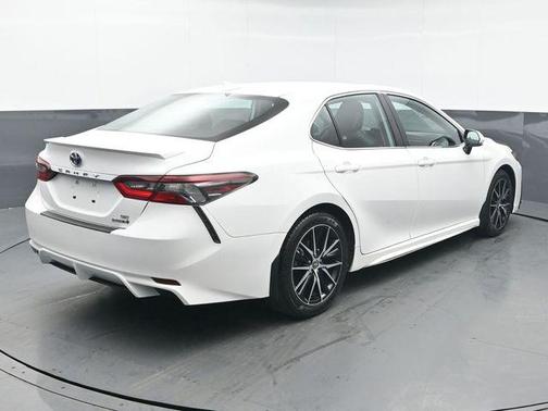 2024 Toyota Camry Hybrid SE