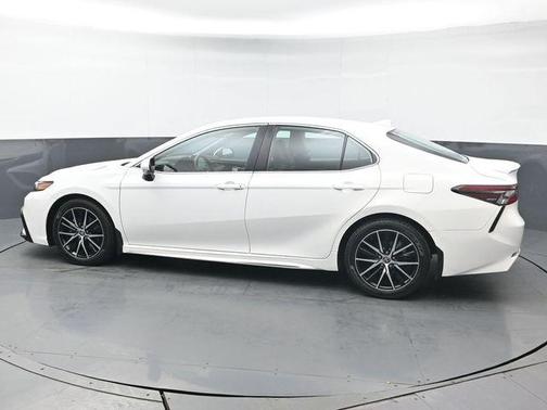 2024 Toyota Camry Hybrid SE