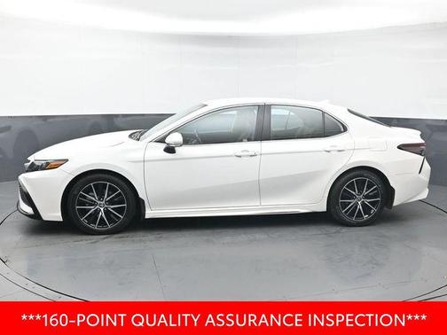 2024 Toyota Camry Hybrid SE