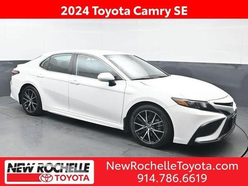 2024 Toyota Camry Hybrid SE