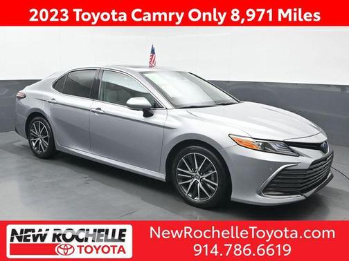 2023 Toyota Camry Hybrid XLE