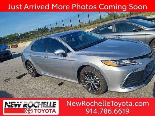 2023 Toyota Camry Hybrid XLE