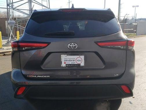 2021 Toyota Highlander LE