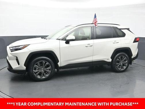 2022 Toyota RAV4 Hybrid XLE Premium