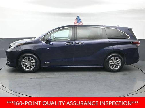 2021 Toyota Sienna XLE 8 Passenger