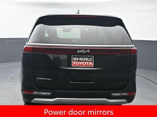 2023 Kia Carnival LX