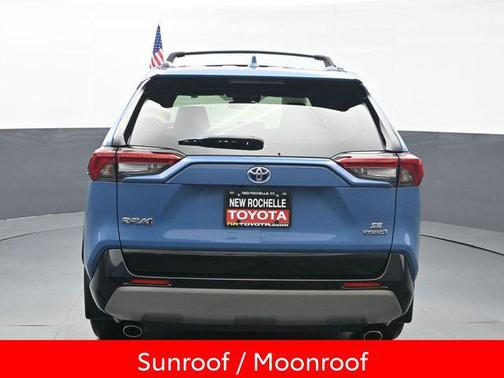 2022 Toyota RAV4 Hybrid SE