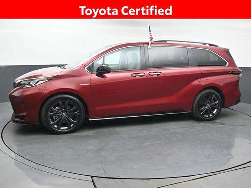 2021 Toyota Sienna XSE 7 Passenger
