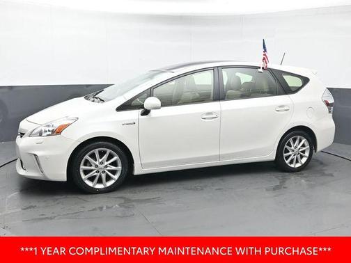 2014 Toyota Prius v Five