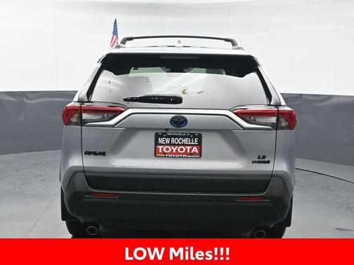 2022 Toyota RAV4 Hybrid LE