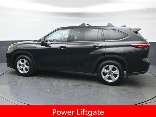 2022 Toyota Highlander LE