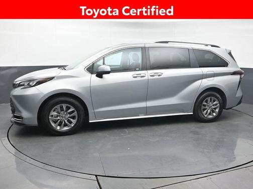 2024 Toyota Sienna XLE 8 Passenger