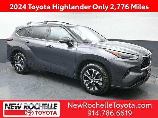 Magnetic Gray Metallic 2024 Toyota Highlander XLE