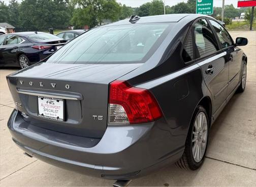 2011 Volvo S40 T5 R-Design