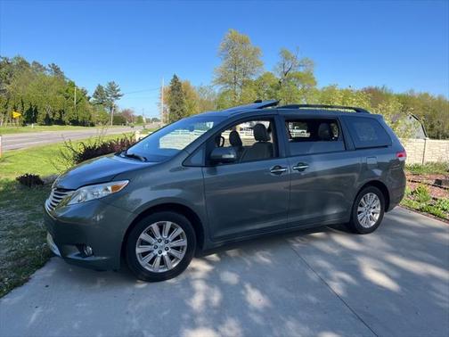 2014 Toyota Sienna XLE