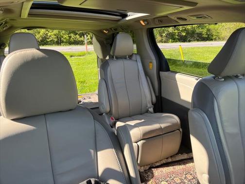 2014 Toyota Sienna XLE